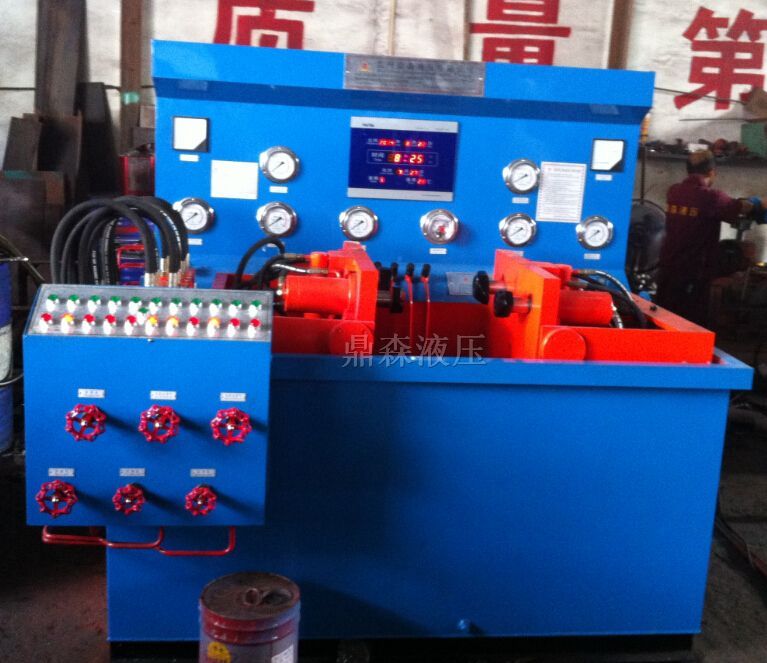 試壓現場(chǎng)圖，可選配電腦，打印以及遠程監控